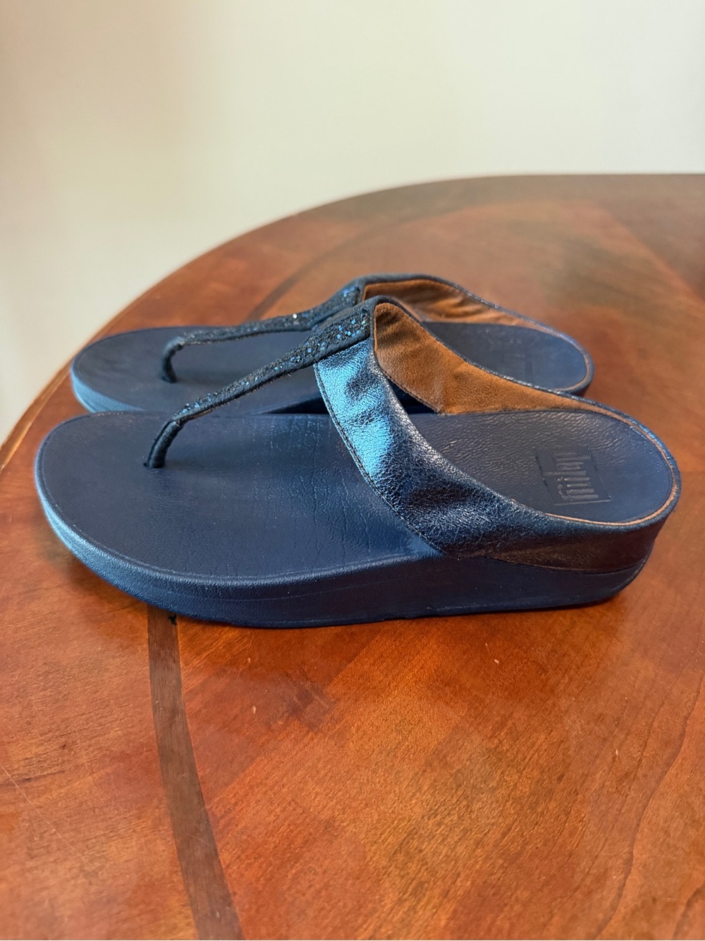 FitFlop Lulu Glitz Blue Sparkling Sandals Size 7 Slip On Toe Post Thongs
